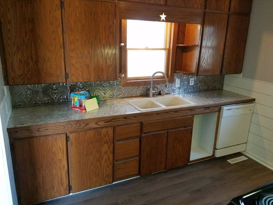 214 S Mccomas St #NA - Photo 5 of 22