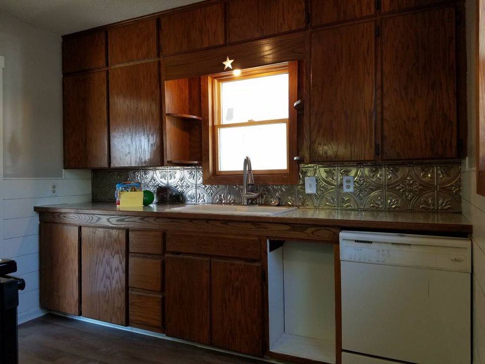 214 S Mccomas St #NA - Photo 6 of 22