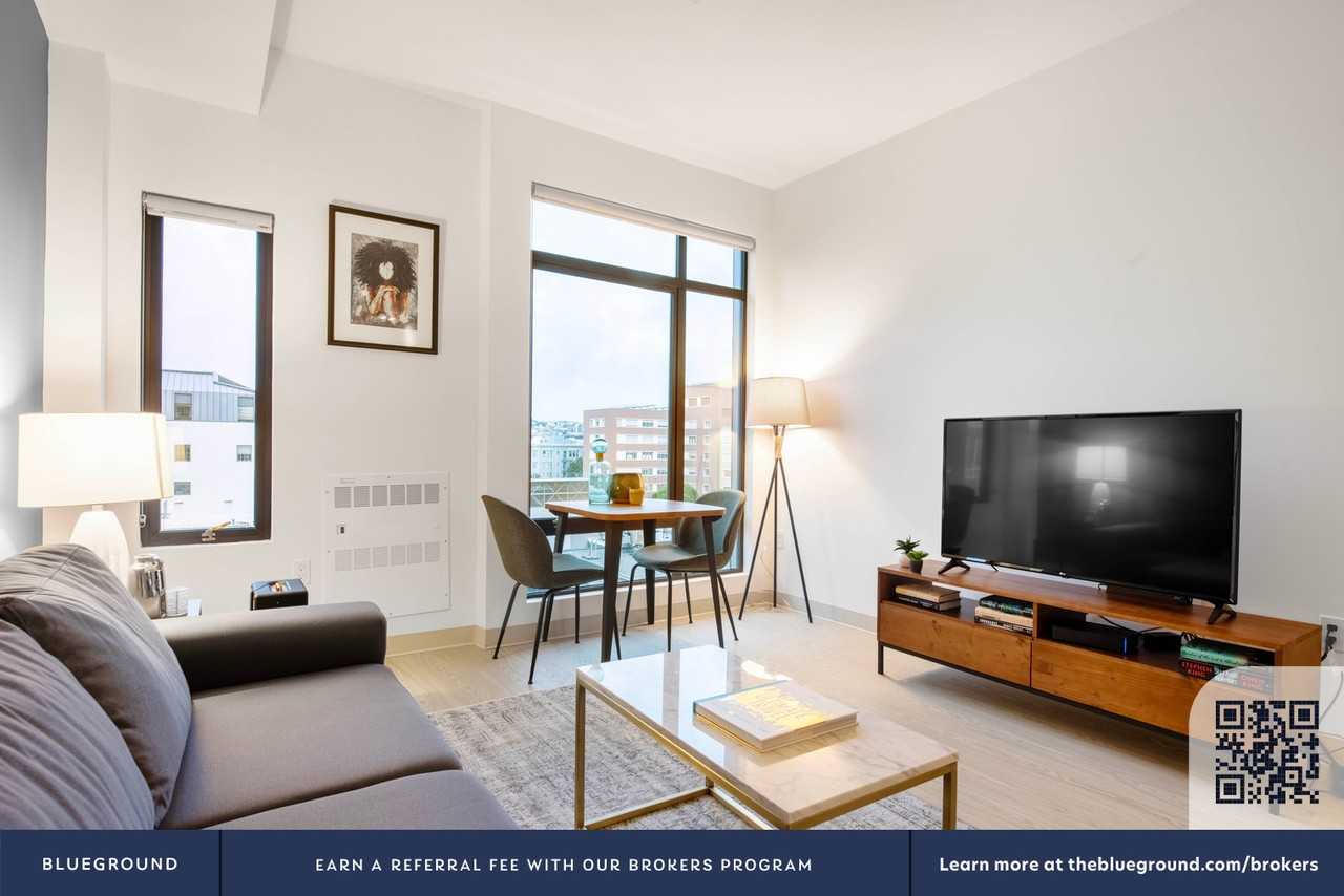 24 Franklin Street - Photo 5 of 59