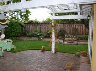1296 Bedford Ct #NA - Photo 2 of 11