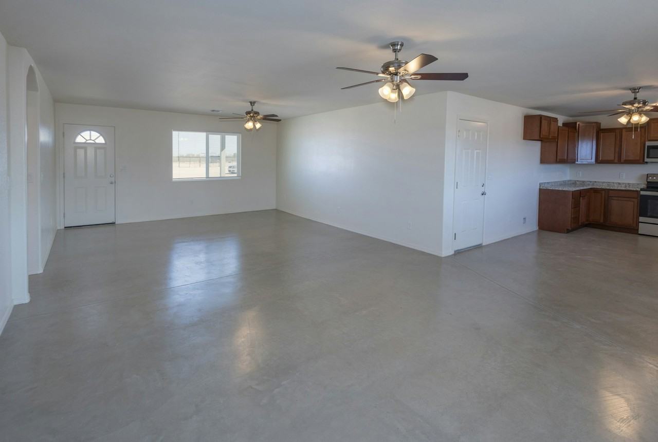 20661 E Leavitt Lane - Photo 6 of 48