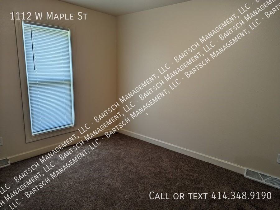1112 W Maple St - Photo 3 of 7