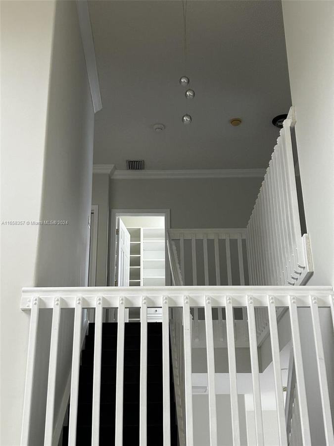 3755 Sw 50th St #0 - Photo 3 of 12