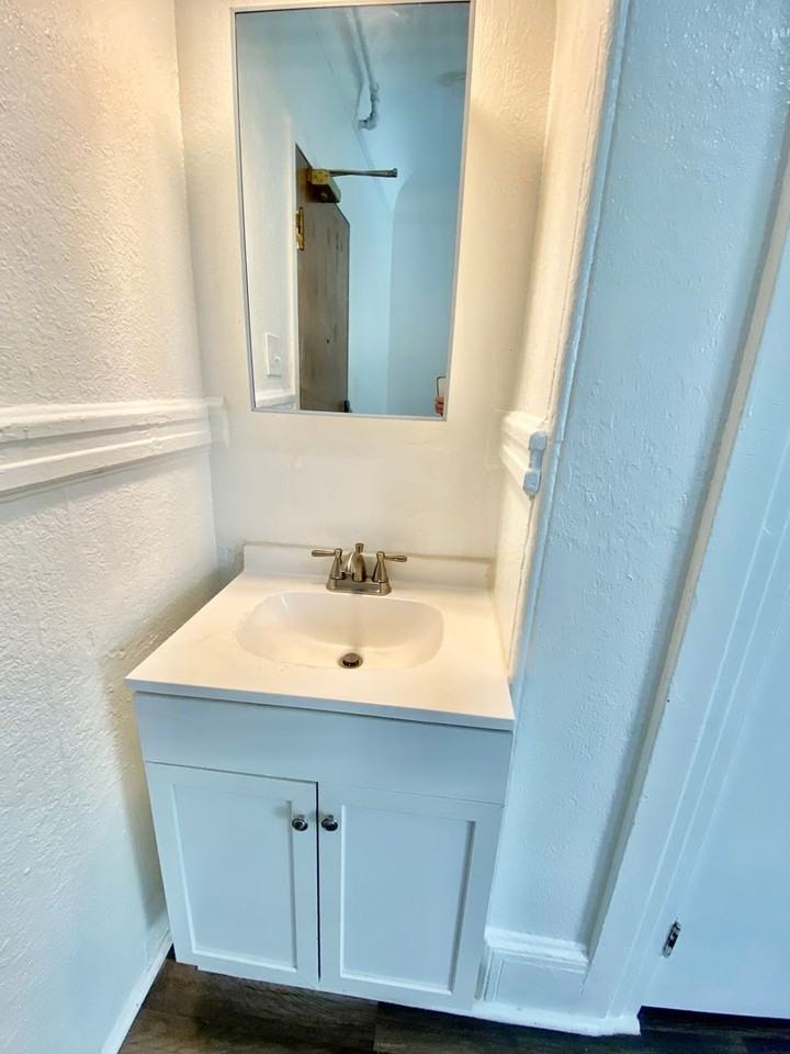 1010 Bush Street - Photo 5 of 20