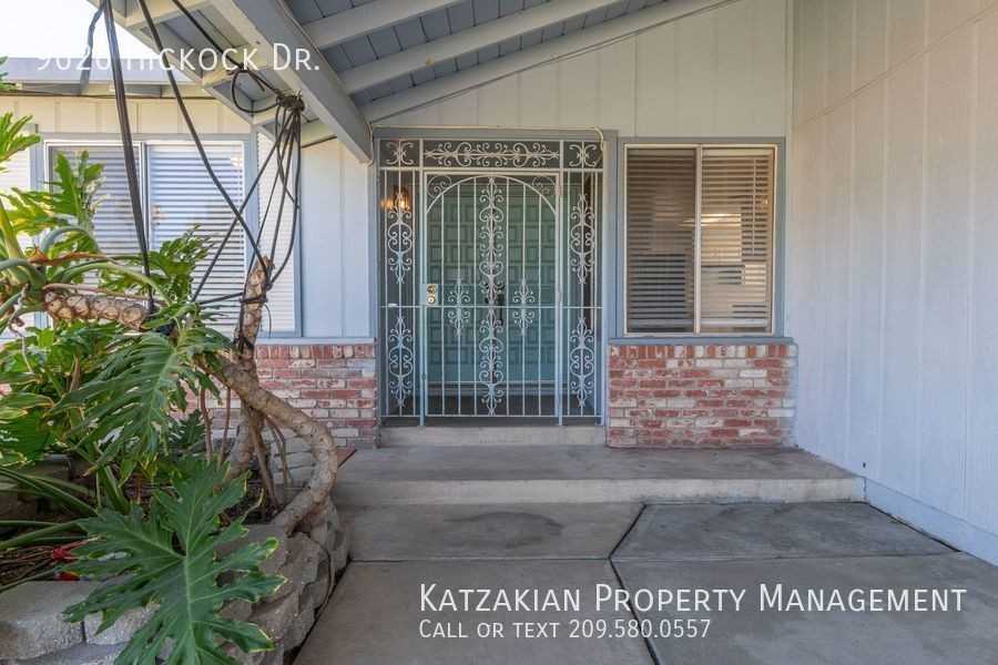 9626 Hickock Dr - Photo 2 of 32