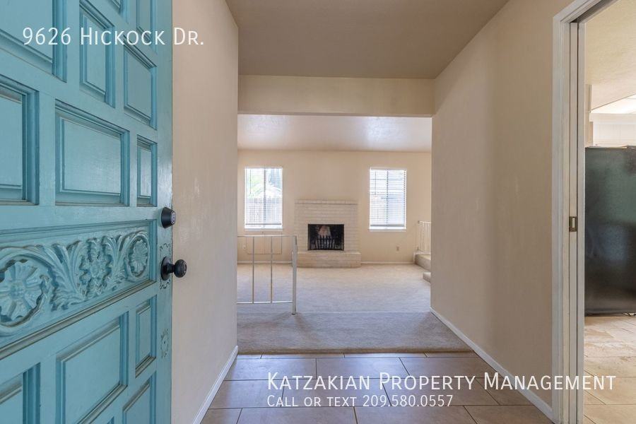 9626 Hickock Dr - Photo 3 of 32