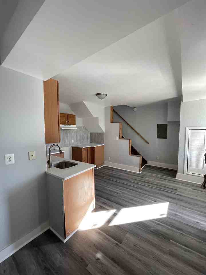 102 West Broad Street - Photo 3 of 10