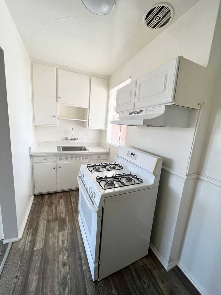 Avalon Place - Photo 5 of 10