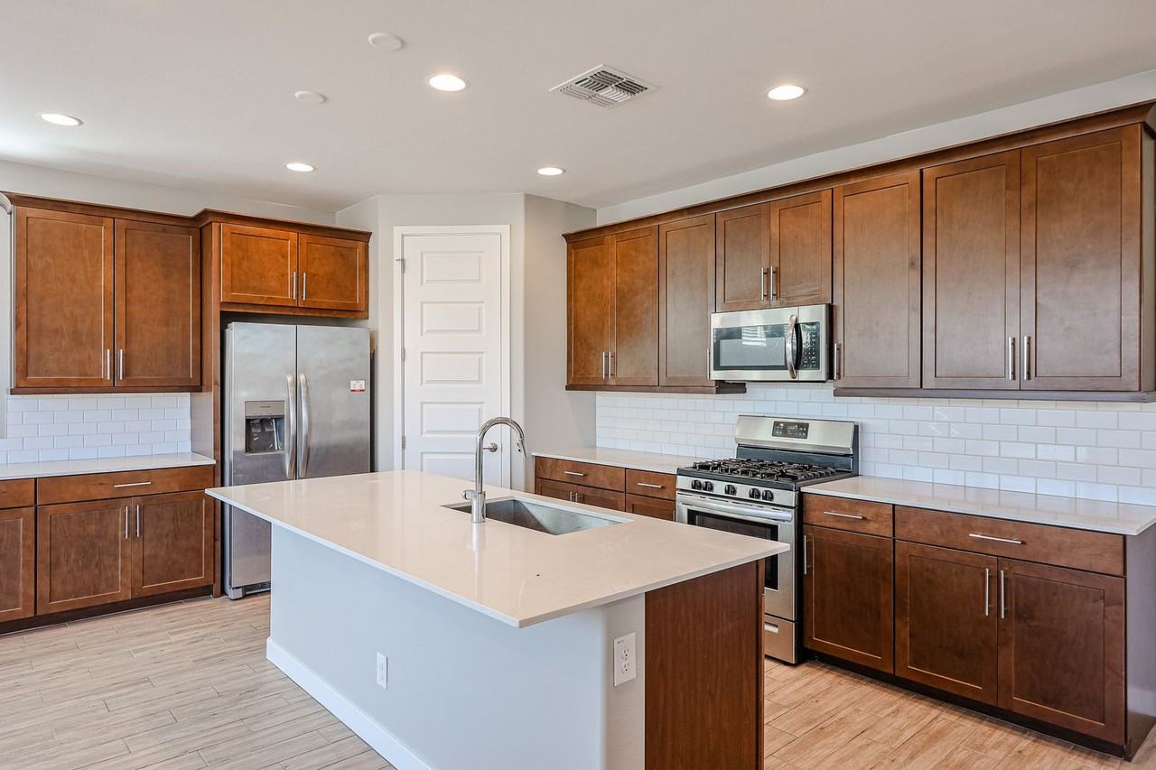 9132 W Glenrosa Ave - Photo 6 of 38