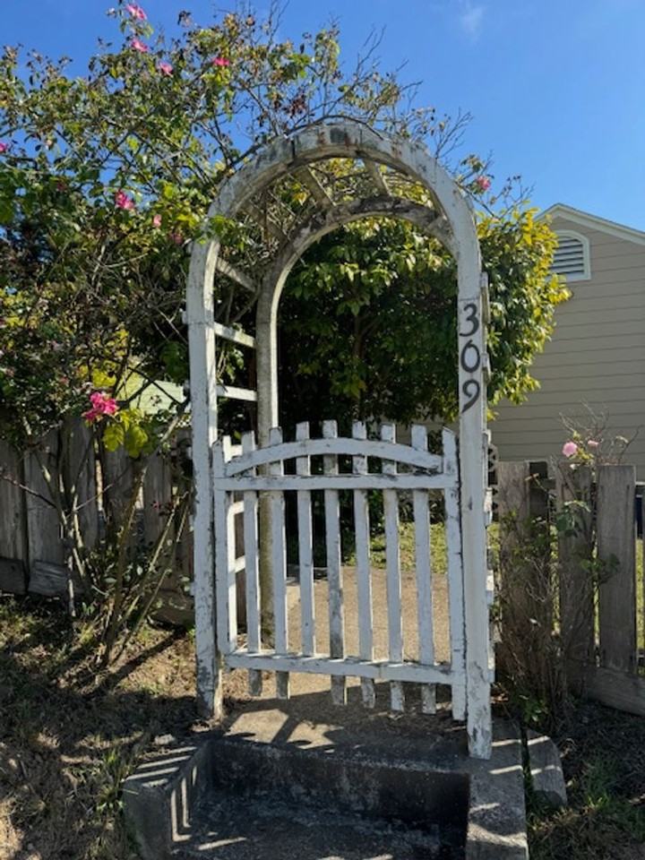 309 Park Ave - Photo 2 of 26