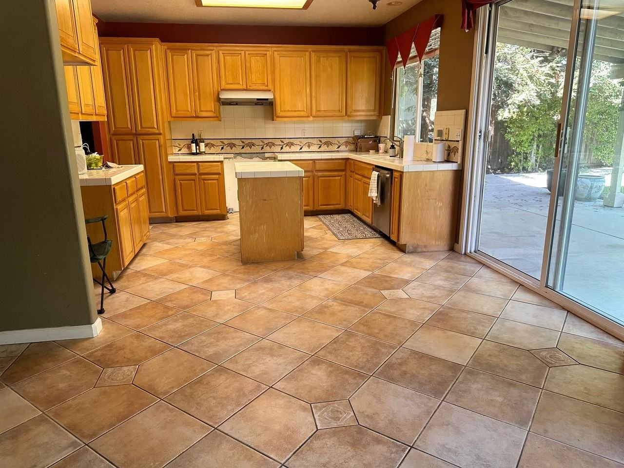 1531 Siemering Way - Photo 3 of 19