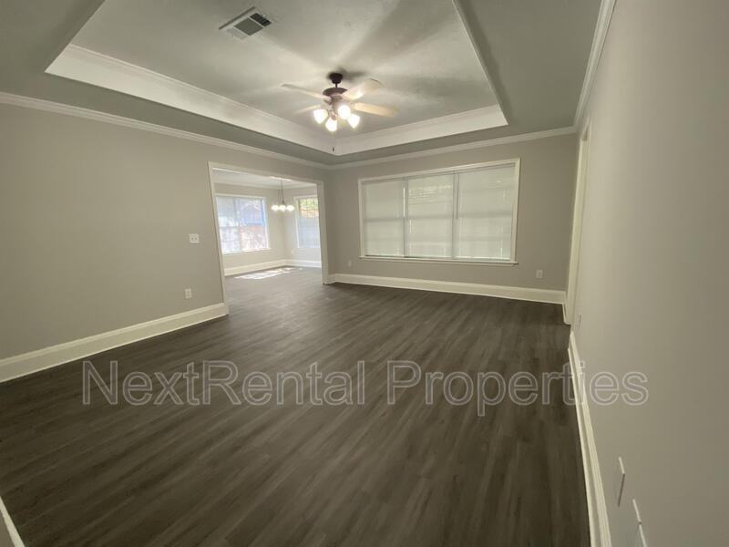 511 Stockton Cv - Photo 2 of 10