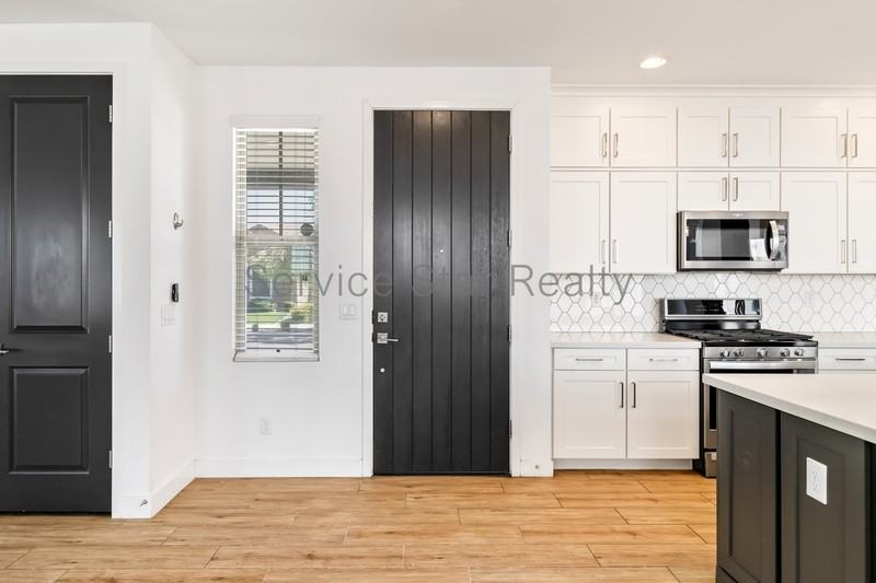 25312 N 20th Ave - Photo 3 of 22