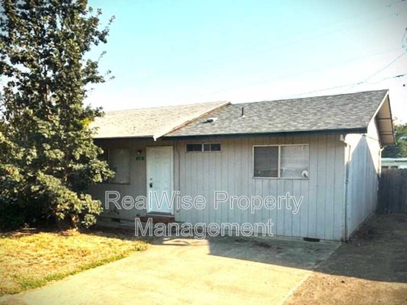 290 Nw Civil Bend Ave - Photo 2 of 10