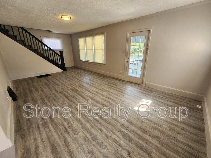 1519 S 21st St - Photo 2 of 9