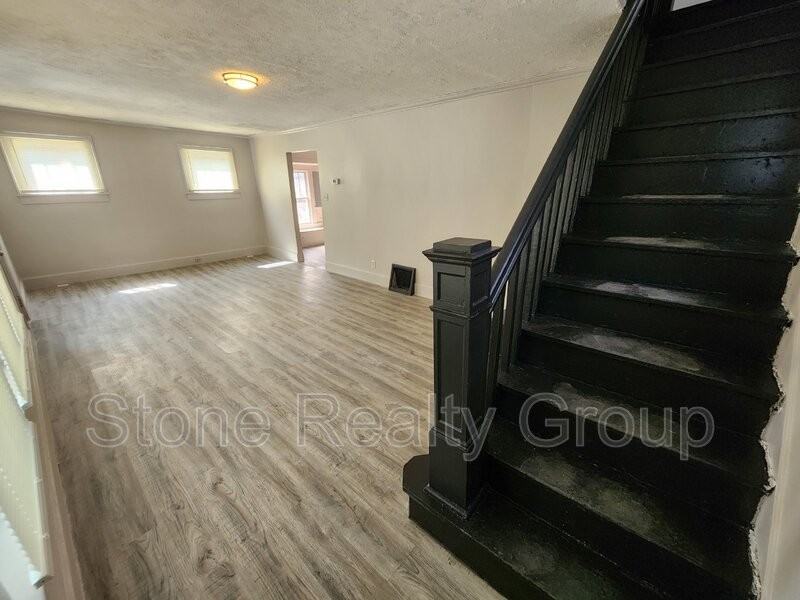1519 S 21st St - Photo 3 of 9