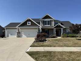 featured image of 1752 Woodlark Dr