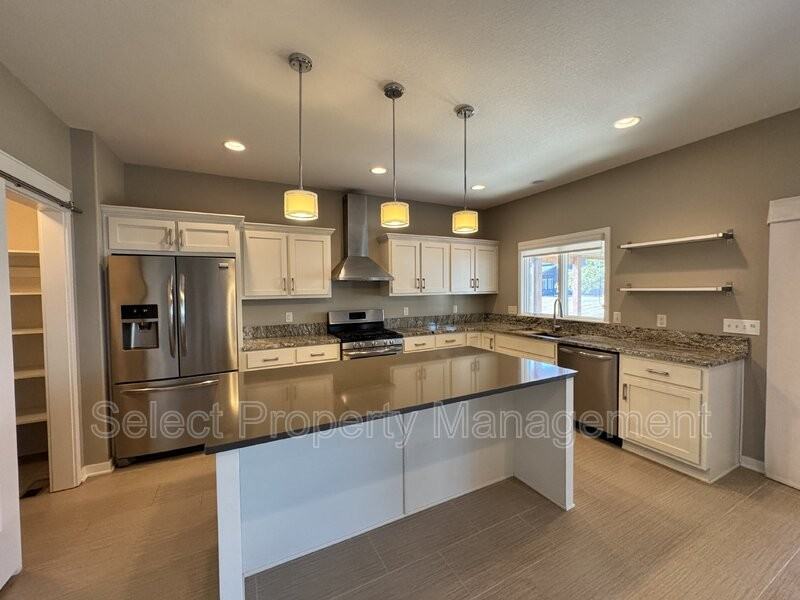 1752 Woodlark Drive - Photo 5 of 31