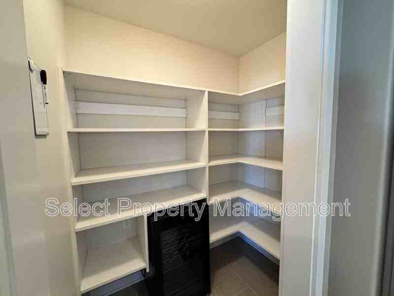 1752 Woodlark Drive - Photo 7 of 31