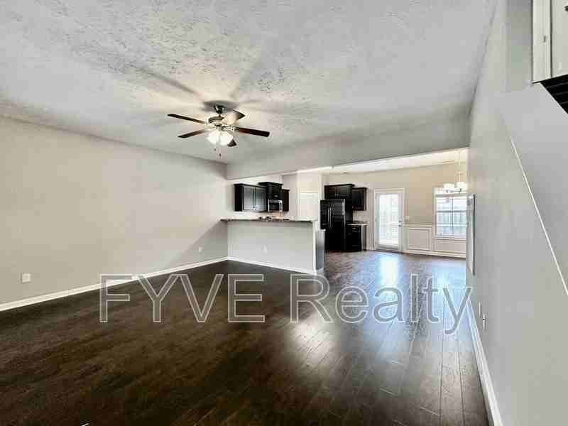 5333 Tony Lama Ln - Photo 2 of 22