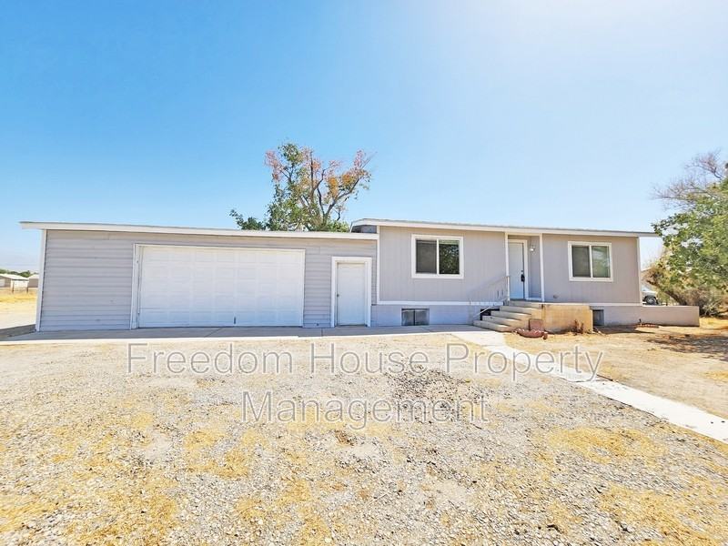 7701 Arabian Way - Photo 3 of 25