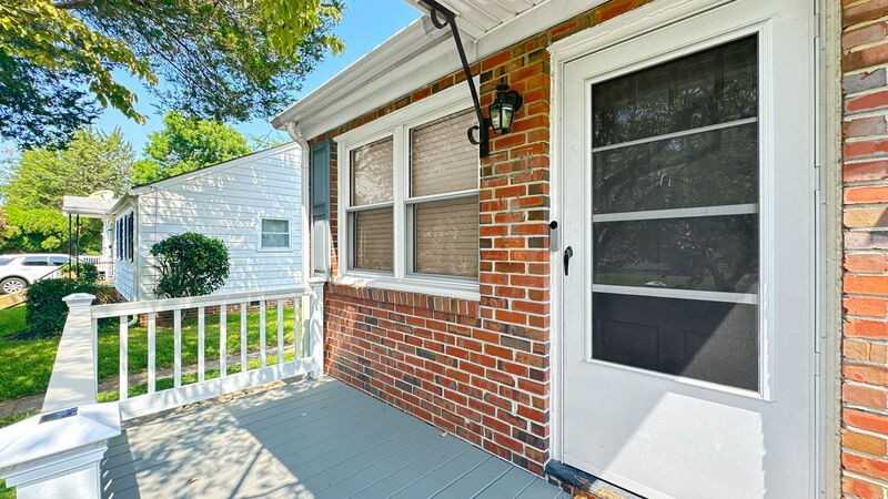 6236 Sangamon Ave - Photo 3 of 38