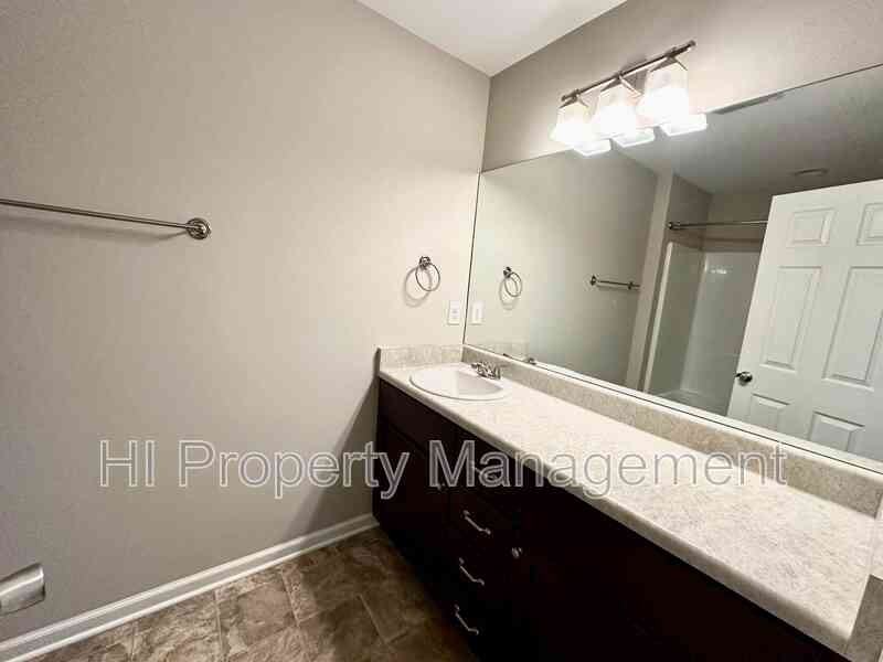 146 Catlin Cir - Photo 2 of 35