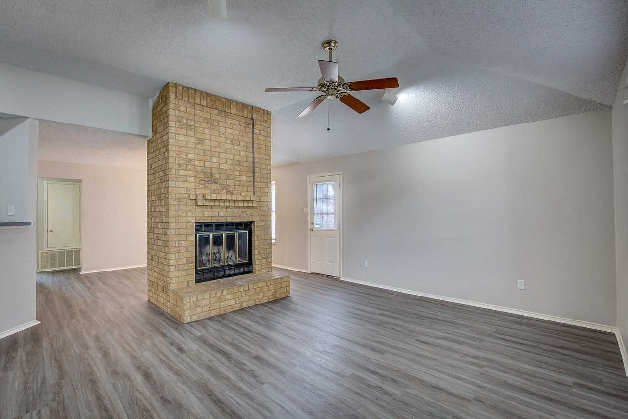 406 Valley Spring Dr - Photo 6 of 27