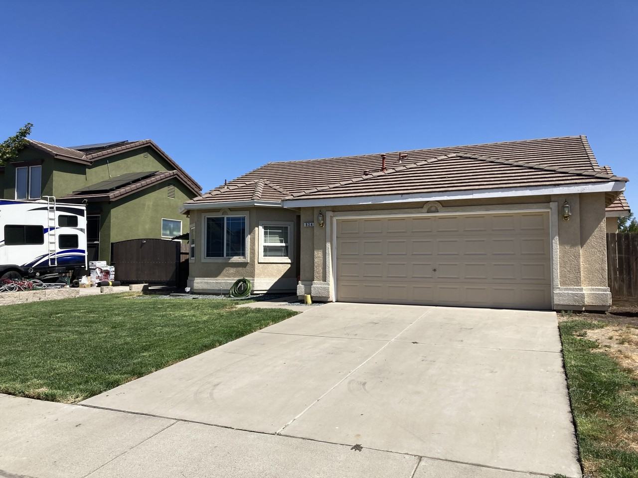 824 Cedar Ln - Photo 2 of 26