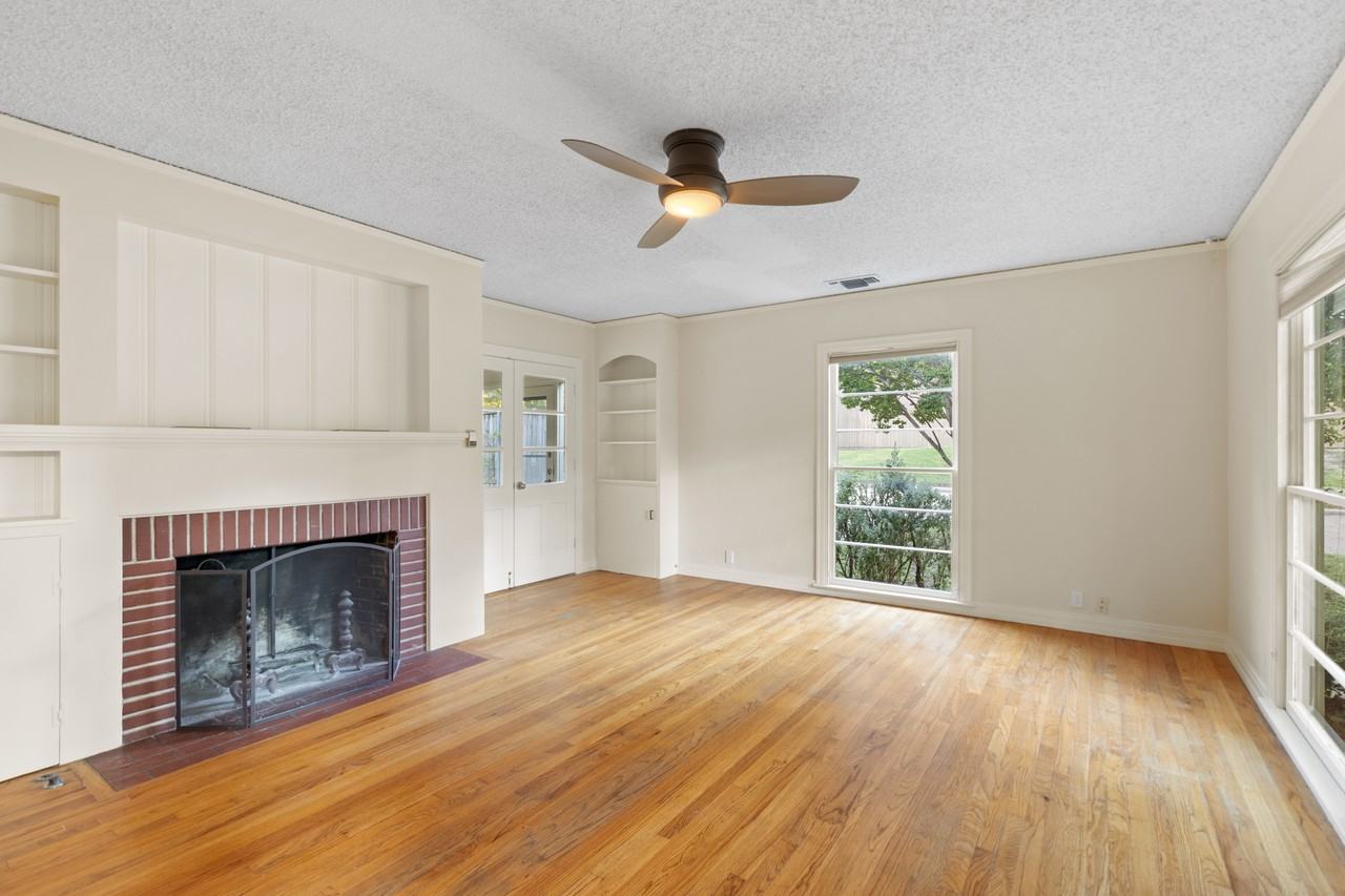 1202 Woodlawn Ave - Photo 2 of 27