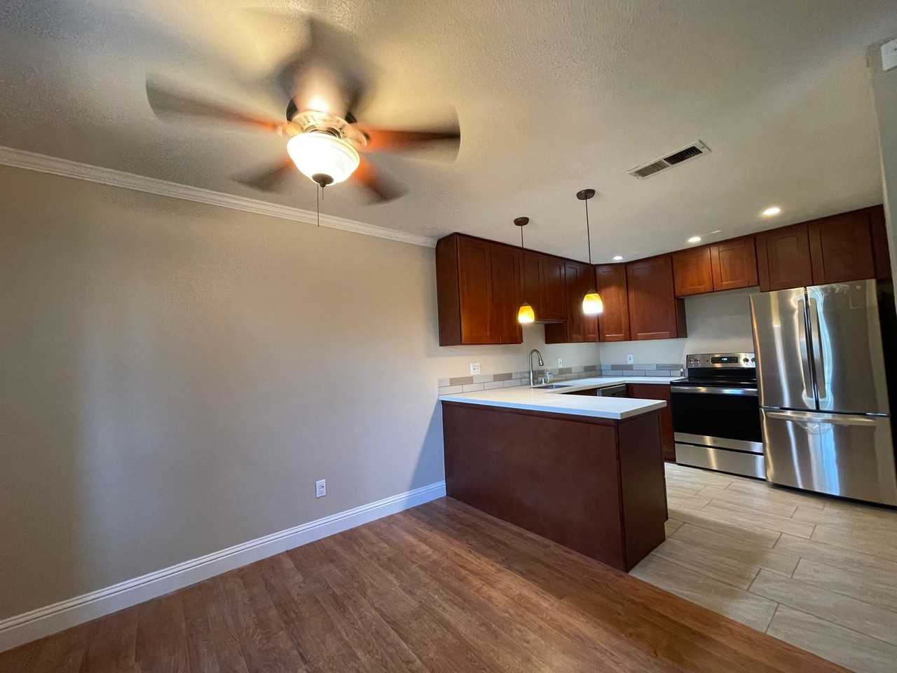 2745 Winding Ln - Photo 4 of 20