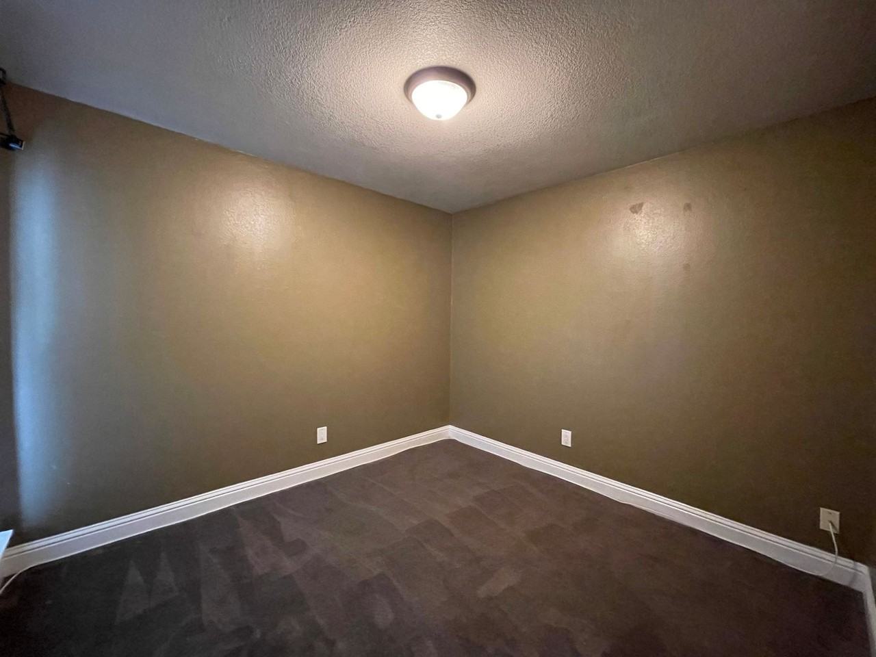 2745 Winding Ln - Photo 6 of 20