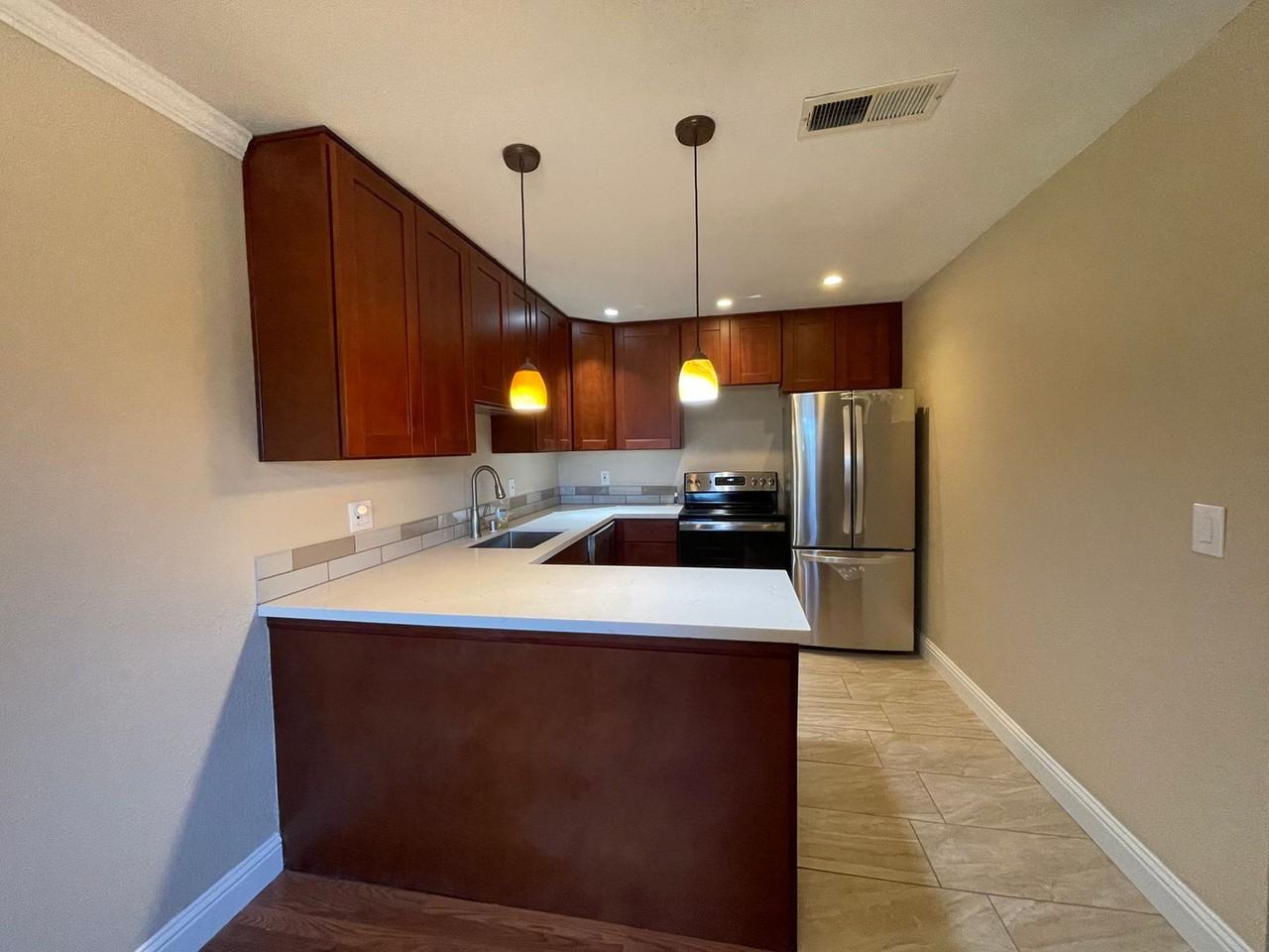 2745 Winding Ln - Photo 5 of 20