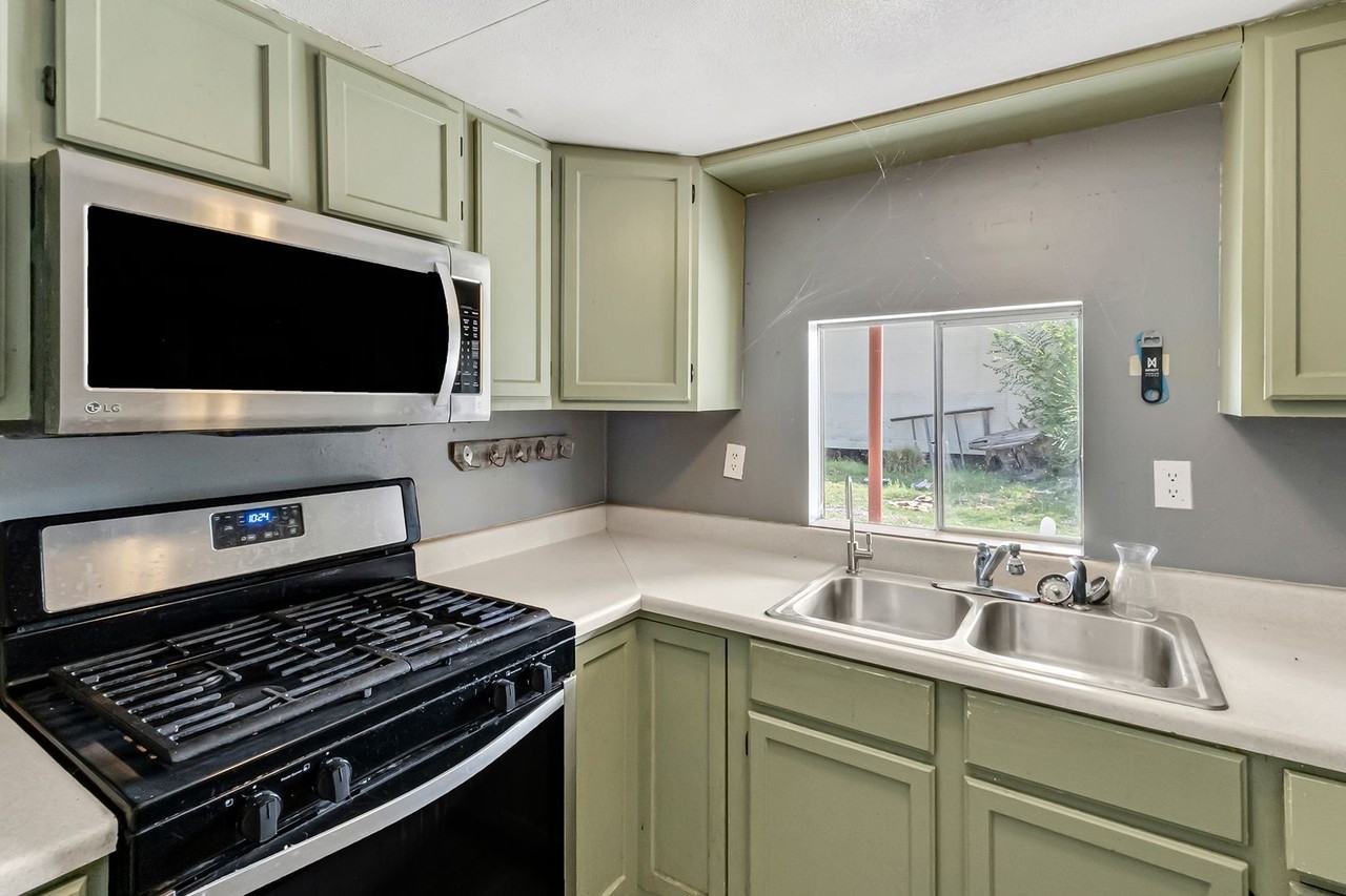 3320 E 3/4 Rd - Photo 2 of 5