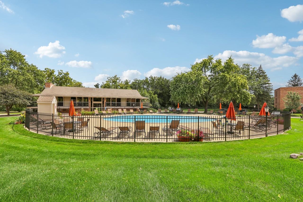 Serafino Square Luxury Apartments - Photo 2 of 30