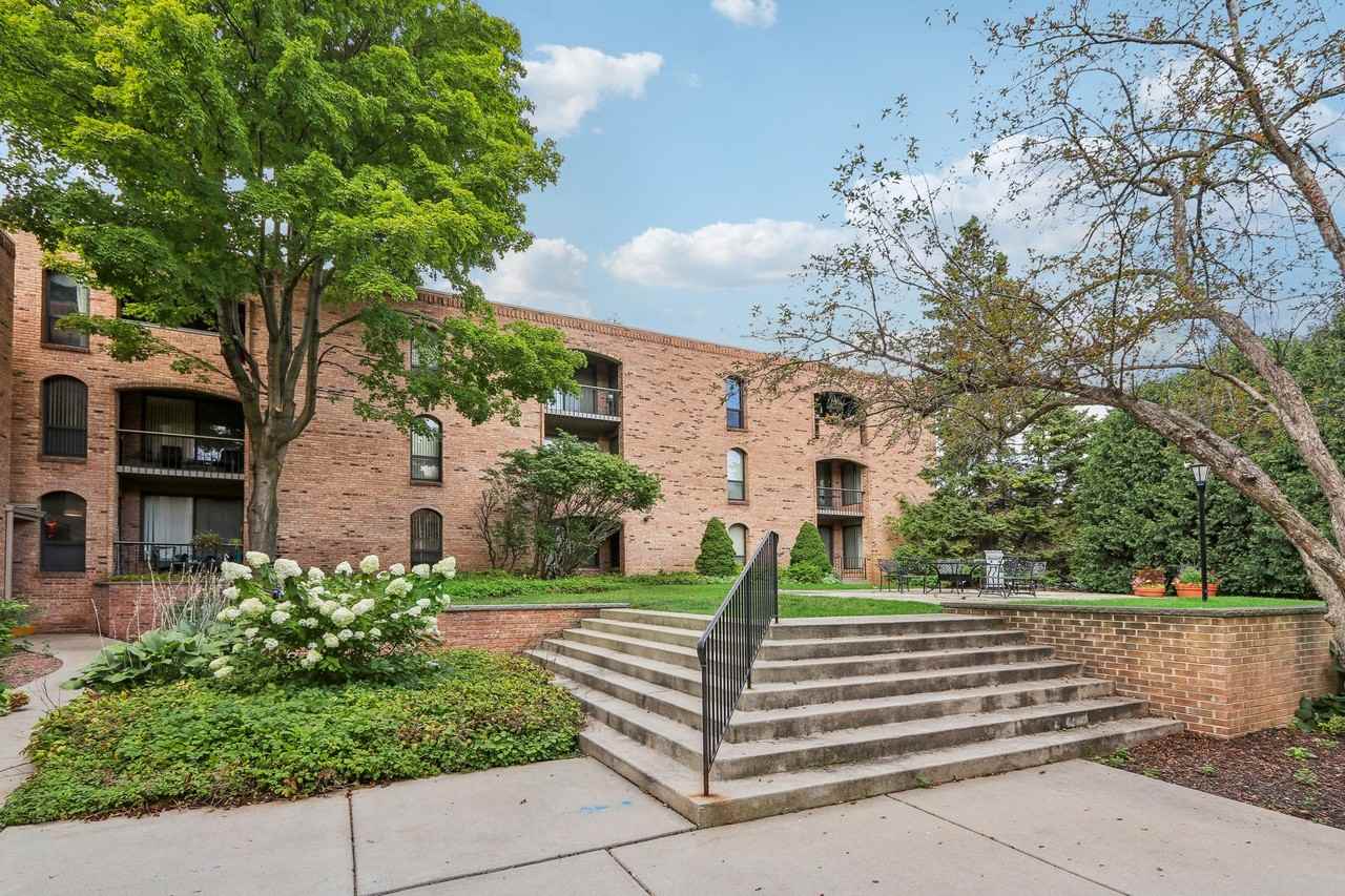 Serafino Square Luxury Apartments - Photo 5 of 30