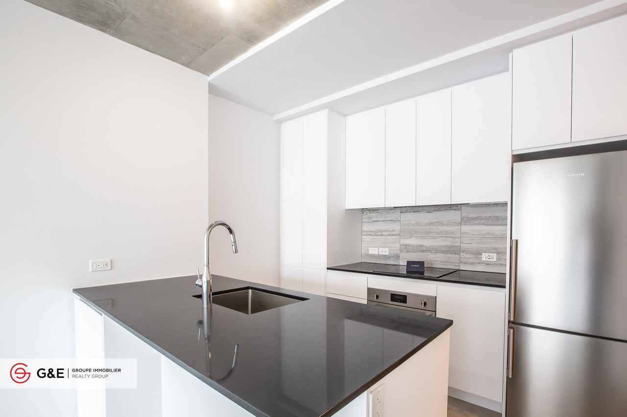 2300 Rue Tupper #707