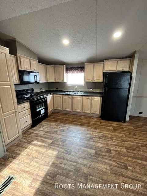 745 Wilson Dr #745 - Photo 3 of 10