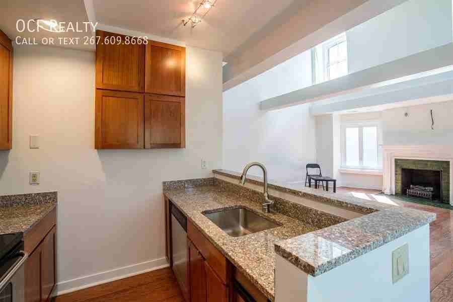 2134 Pine St #6 - Photo 3 of 23