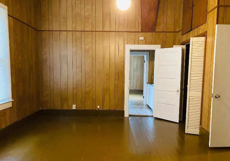 411 Gordon Street - Photo 5 of 8