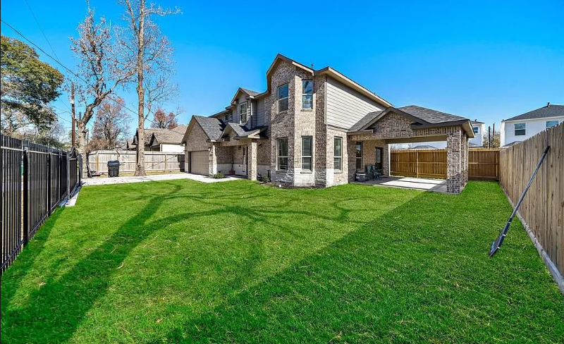 7908 Virgil St - Photo 3 of 9