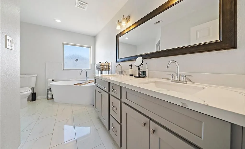 7908 Virgil St - Photo 4 of 9