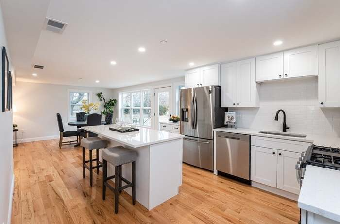 52 Salem St #C - Photo 3 of 18