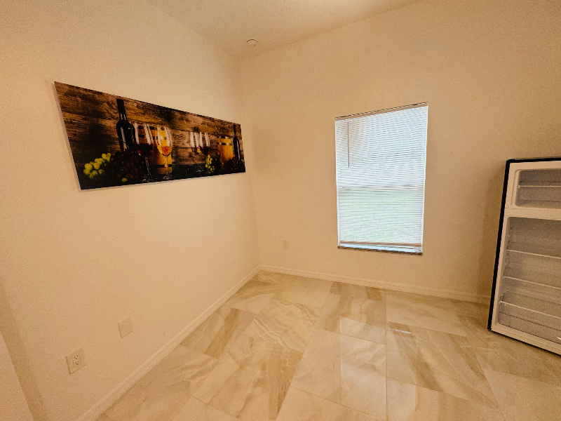 815 Wells Ave - Photo 2 of 14