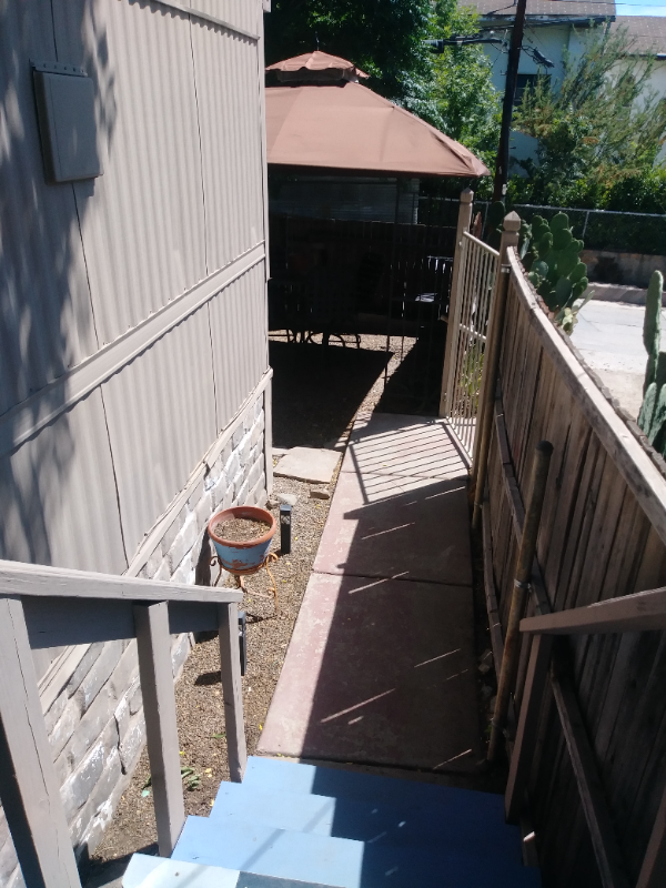 202 N Chisholm Ave - Photo 3 of 12