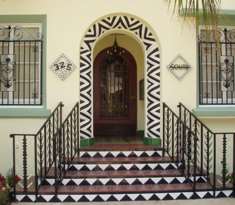 325 South Cochran Avenue #203 - Photo 3 of 12