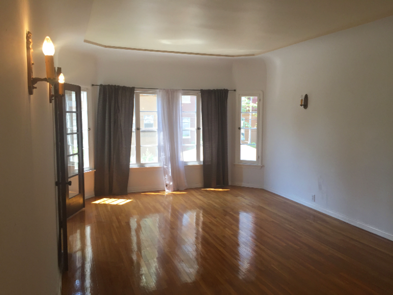 325 South Cochran Avenue #203 - Photo 5 of 12