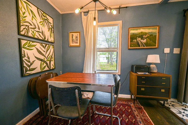 1403 Aaron St - Photo 3 of 9