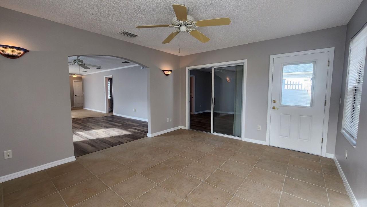 2095 Burroughs Rd - Photo 4 of 21