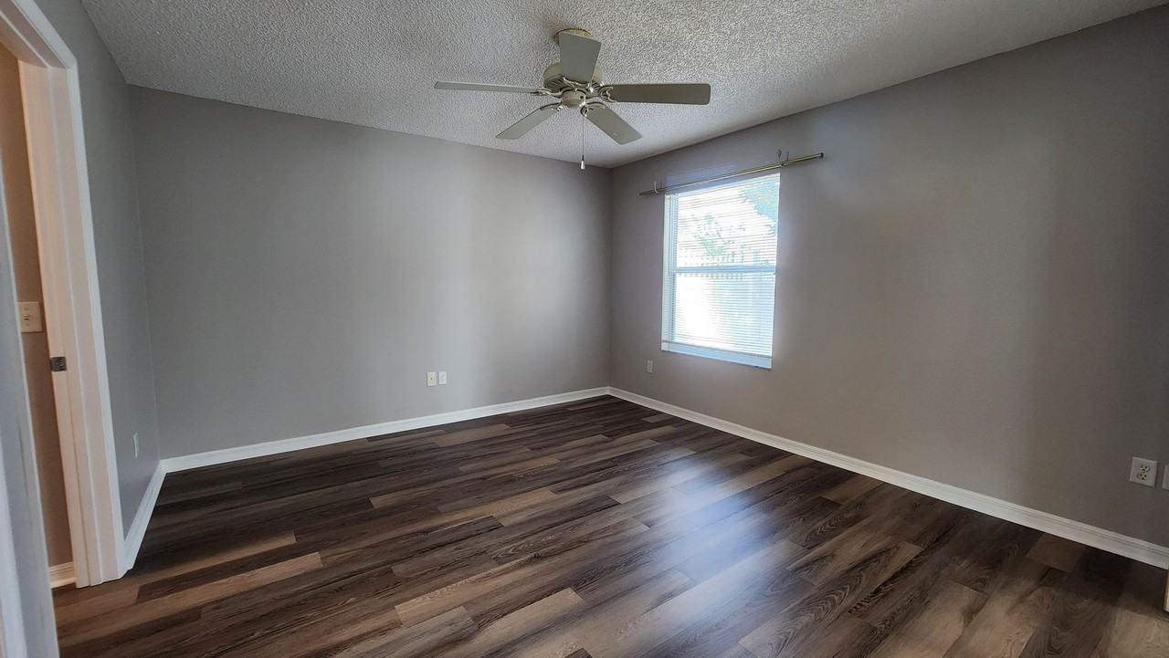 2095 Burroughs Rd - Photo 6 of 21